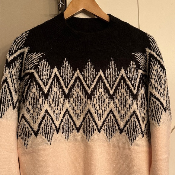 Evereve Cream and Black Geometric Crewneck Sweater - Picture 3 of 4